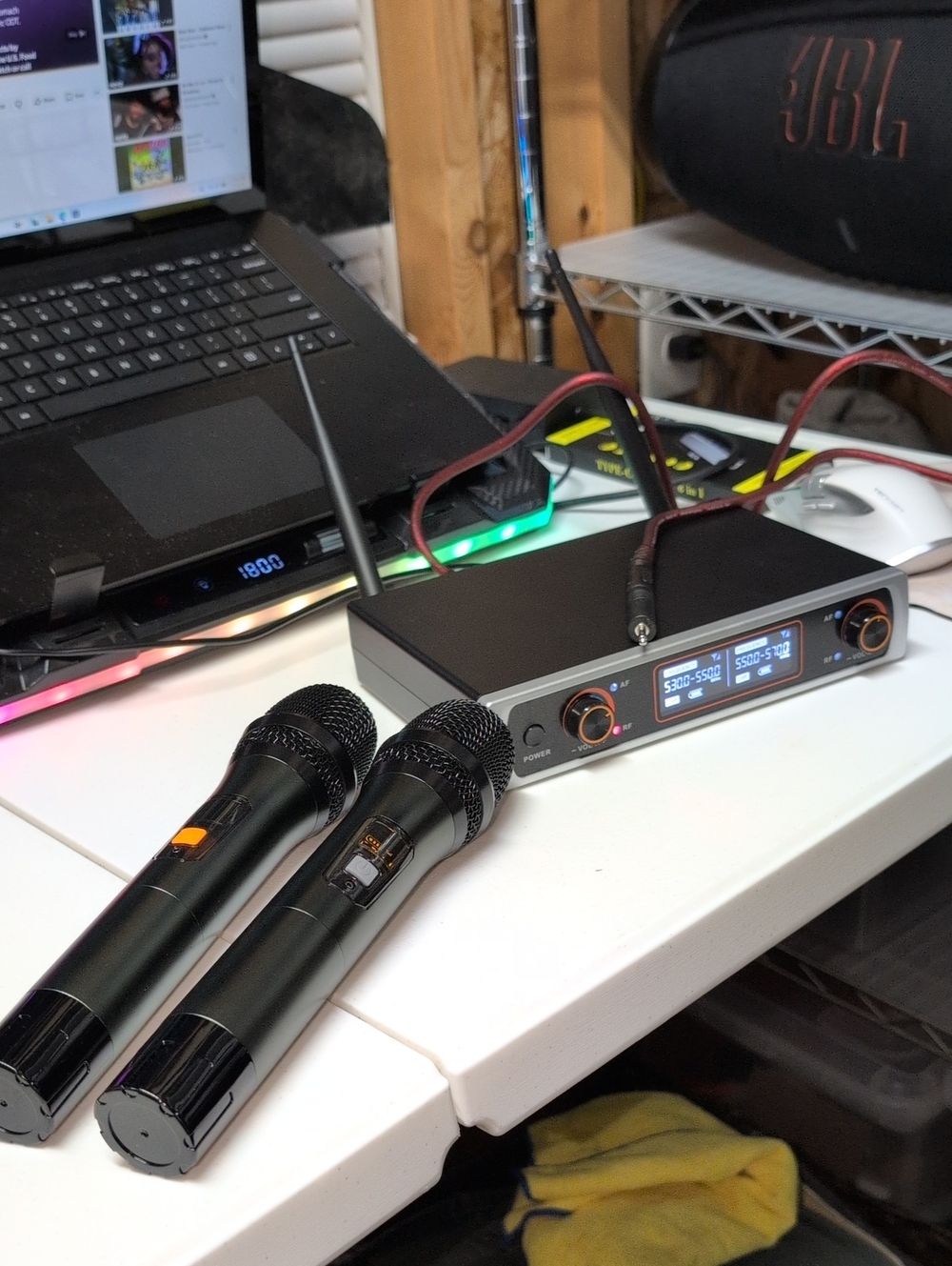 Wireless Dual Handheld Microphone System - Black. (96)